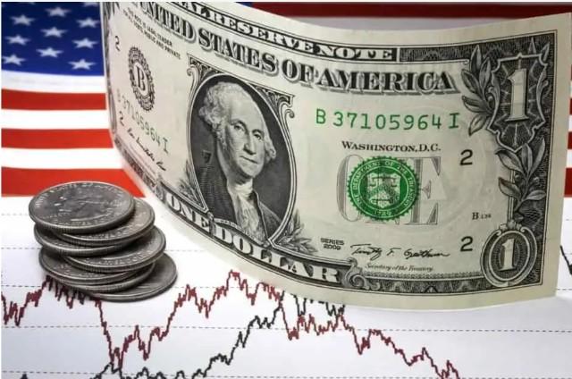 隔夜美股 | 三大指数表现不一 现货黄金一度突破3400美元